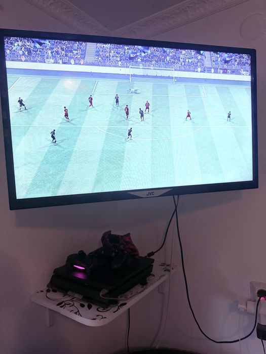Play station 4 1 TB