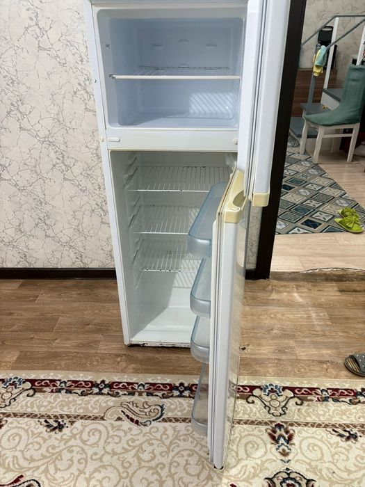 Холодильник сатылады