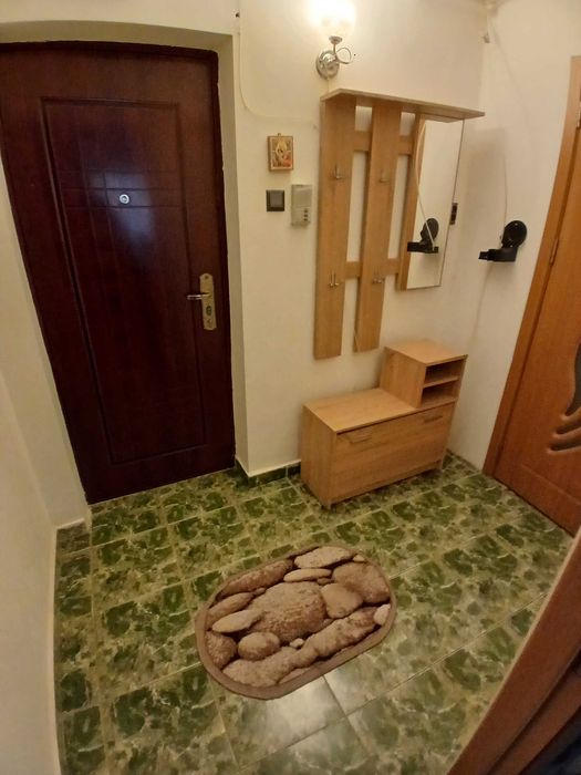 Vand apartament cu 2 camere in Vulcan