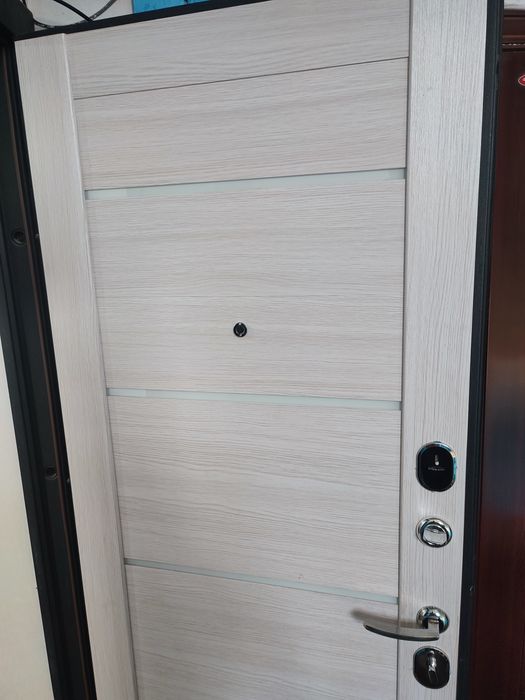 Сотяпман 2 хона 3 хона килинган. Продаю двухкомнатную переделаннаю в 3