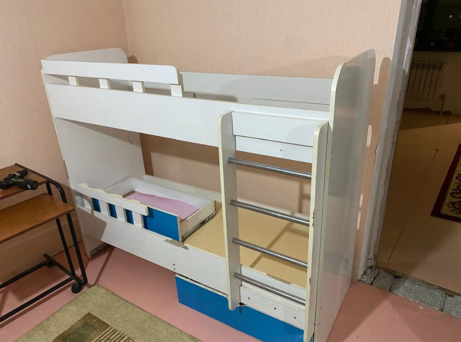 Двухъярусная кровать 2х