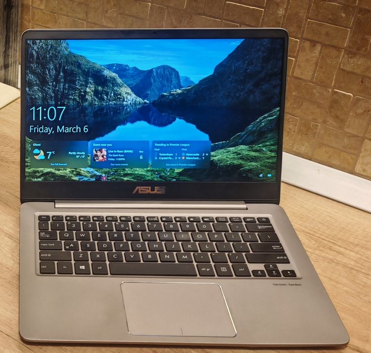 Laptop ASUS ZenBook i5 / 8GB RAM / SSD 256GB – subțire și rapid