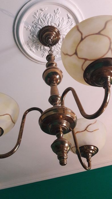 На продажу люстра