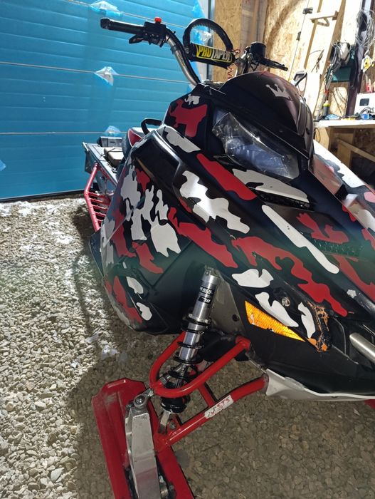 Горный Снегоход POLARIS 800.