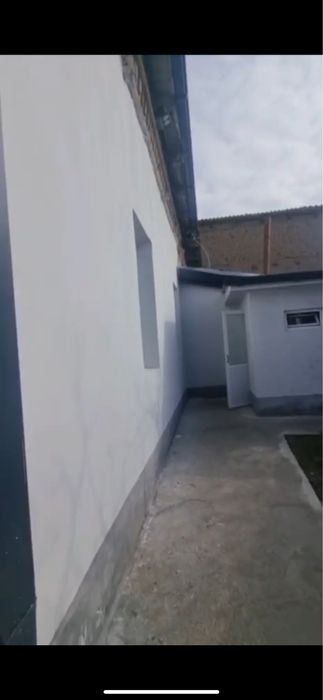 Ховли сотилади 2,5 сотих ер , 105 кв хонаси .Гор ГАИ. 51000$ торг.