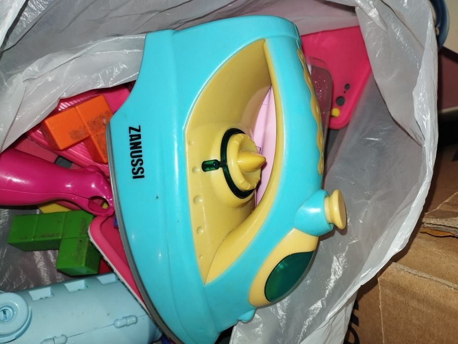 ***Продам самокат и игрушки