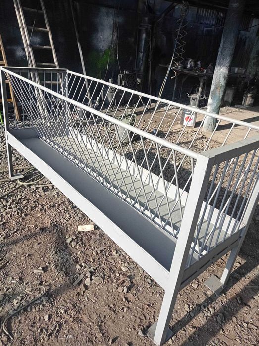 хранилка за овце