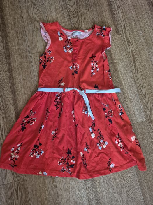 Продаю детское платье на девочку