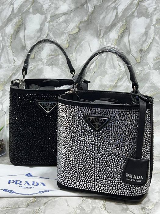 Лъскави чанти PRADA