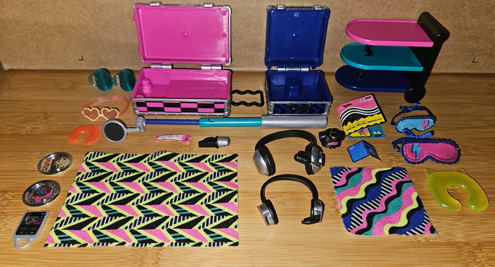 Avion LOL Surprise OMG Remix 4 in 1 cu toate accesoriile incluse