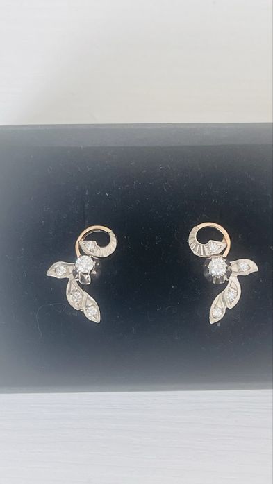 Продам серьги, с якутскими бриллиантами ,585 пробы