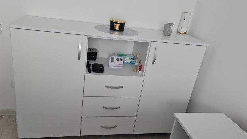Tamplar, creez mobila pe comanda si ofer servicii de montaj