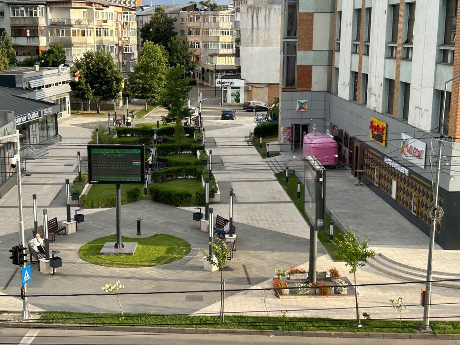 Închiriez apartament 2 camere complet utilat ,ultracentral, zona piața Moldovei.