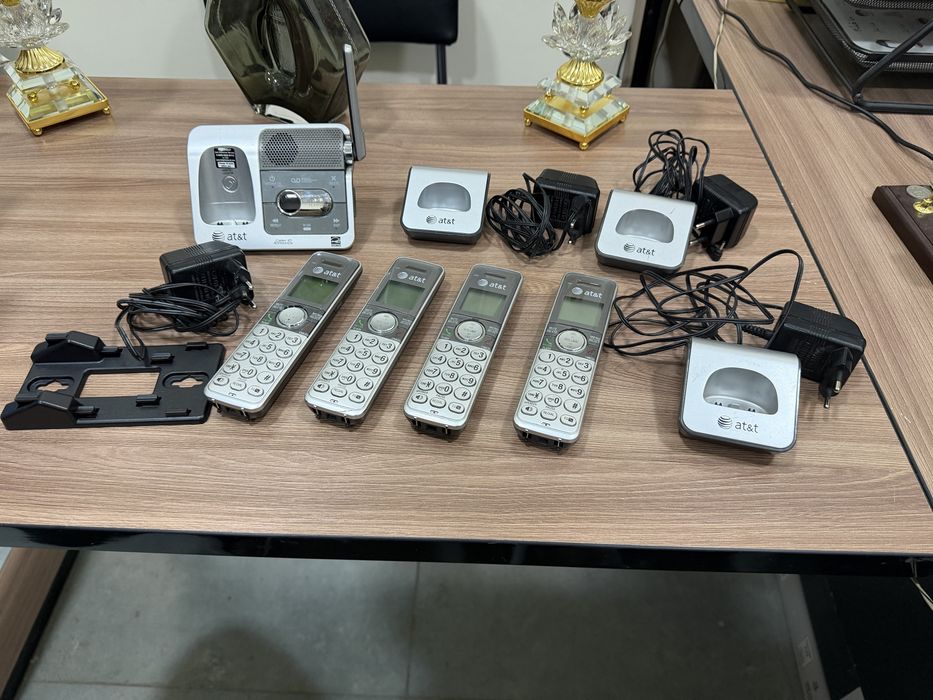 Ofis. Uy telefoni yangiday