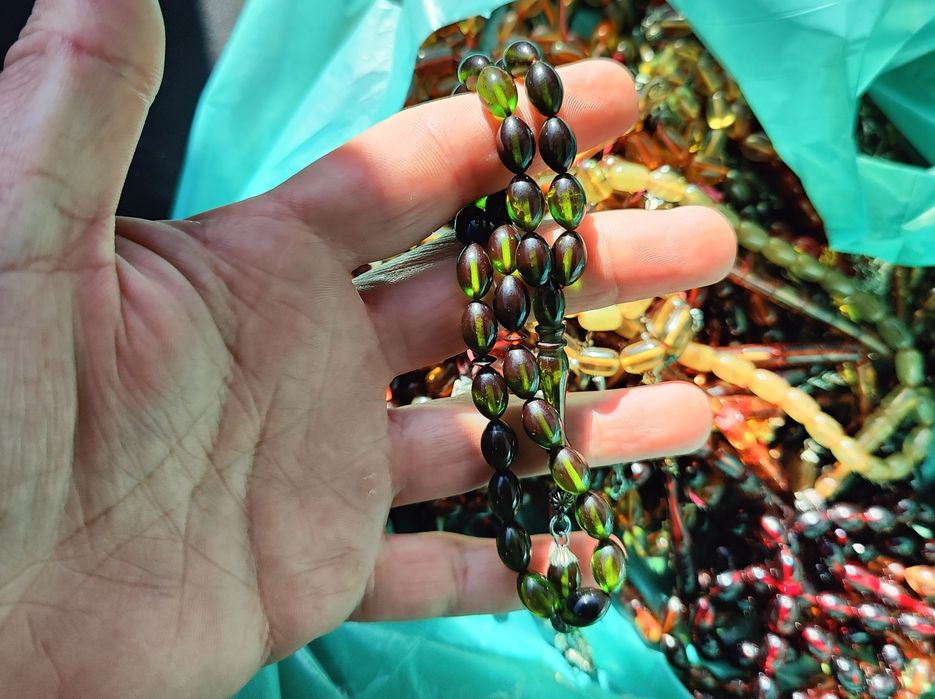 Продавам броеници от огън кехлибар - на едро