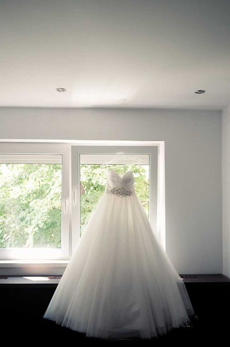 Rochie diafana de mireasa