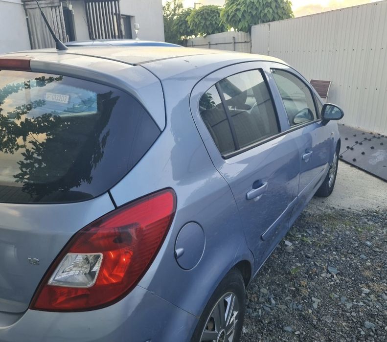 Opel corsa 1.2 benzina