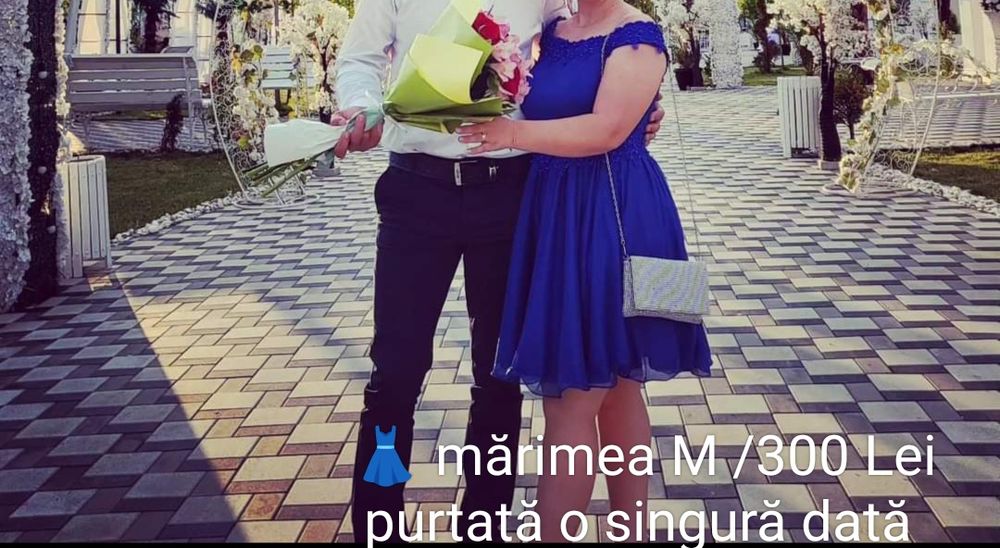 Vând rochițe evenimente,purtate o singură dată,