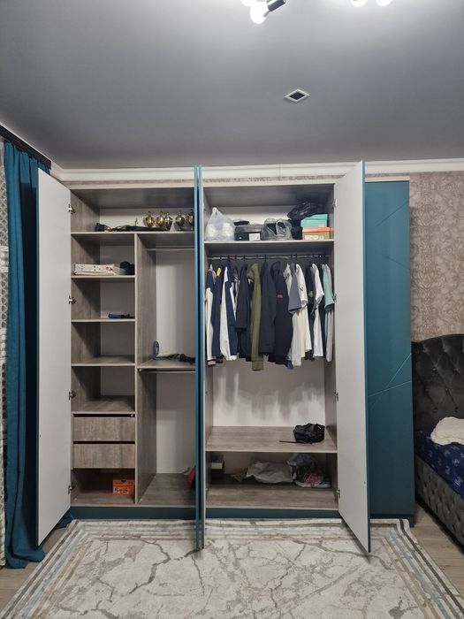 Продаётся большой шкаф