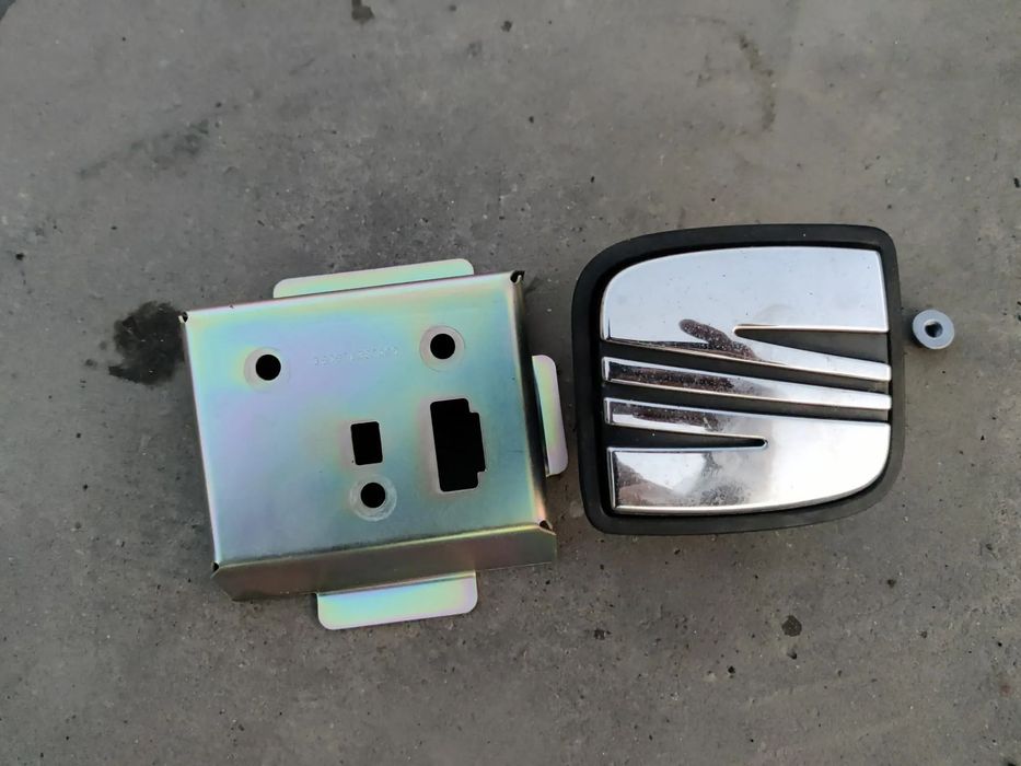 Maner Buton deschidere portbagaj Seat Exeo 2009-2013 cod 6J487565J