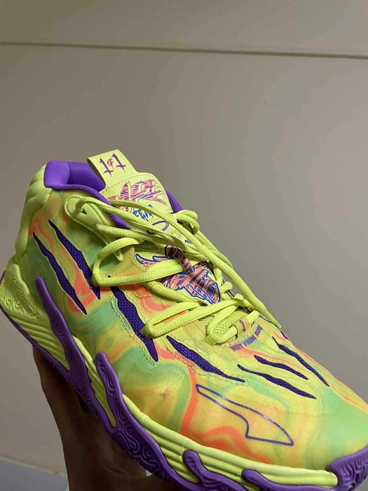 Волейболни маратонки