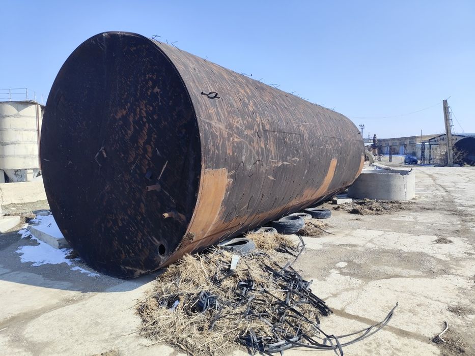 Емкость  75 куб 2 шт