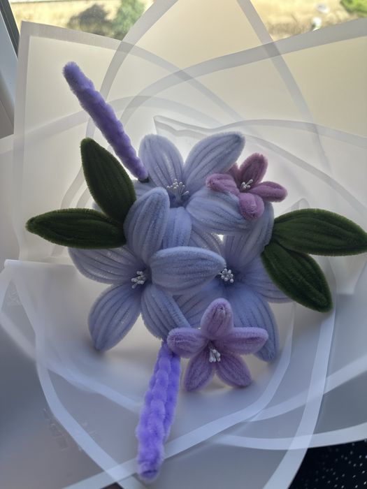 Buchet de flori din sarma plusata