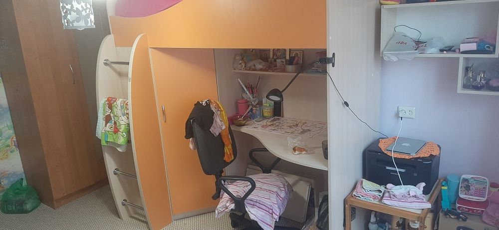 Продаю квартиру улучшенной планировки.