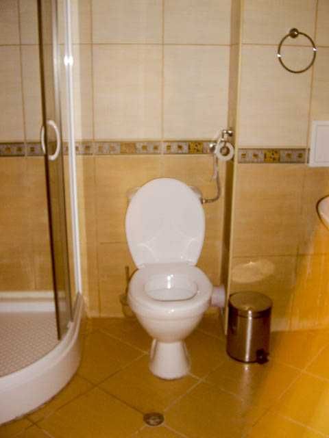 Oбзаведен двустаен апартамент под НАЕМ в центъра на Слънчев бряг!