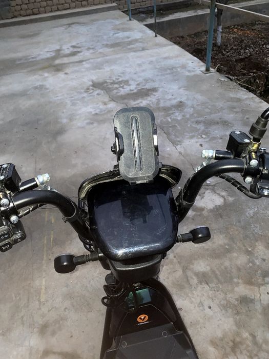 Elektron sukuter Yougoumi firmasiniki