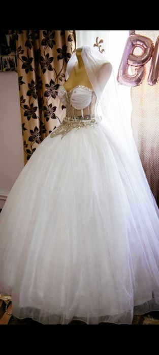 Vand rochie de mireasa model unicat 2 in 1 prințesă+ sirena