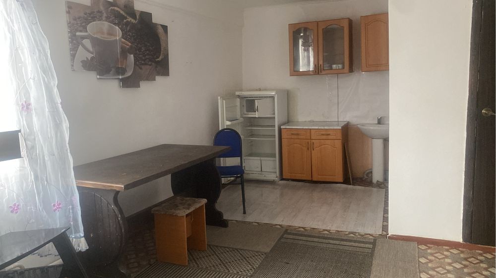 Комната  студия в общежитие  30 кв