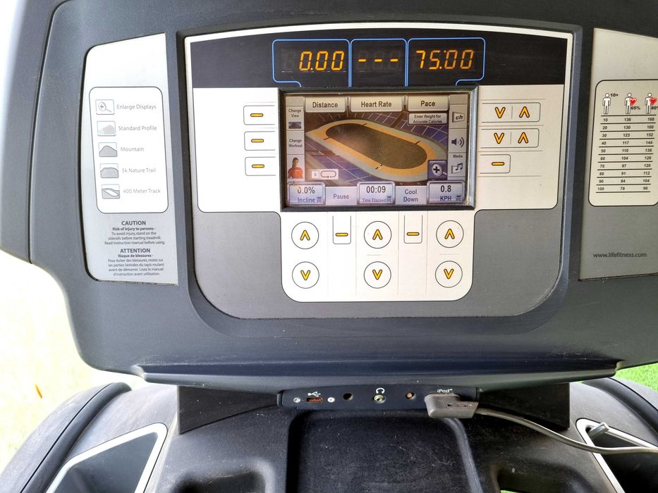 Life Fitness 95T Inspire - професионална бягаща пътека