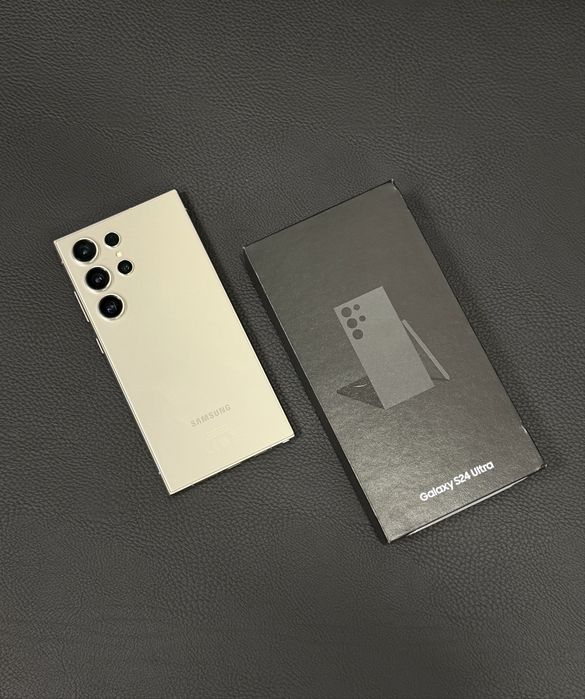 Продавам Samsung S24 ULTRA