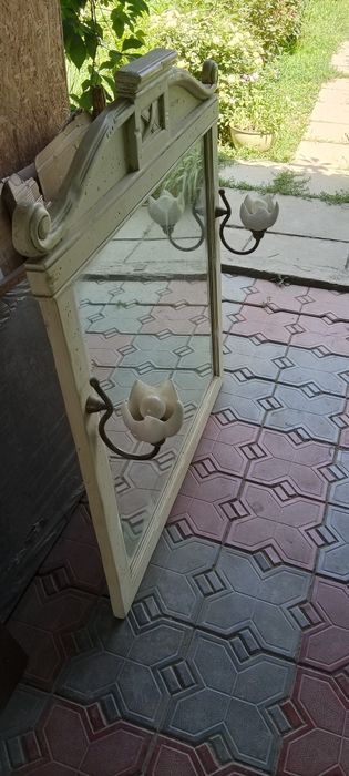 Продаётся настенное зеркало
