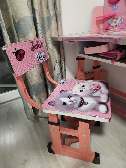 Birou copii cu desene pisicute
