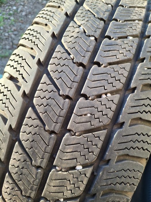 4 Anvelope  de iarnă 215 60 r17C Semperit