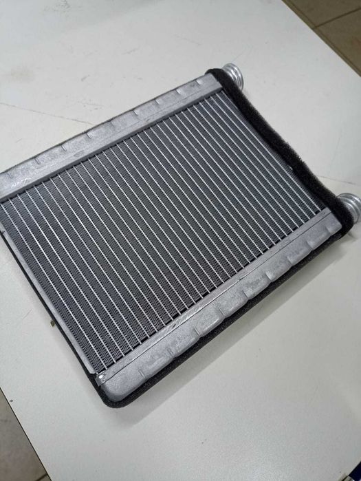 Радиатор охлаждения двигателя от