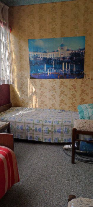 Срочно Продается. Беруний. 1 комнатная 2 х 6 балкон