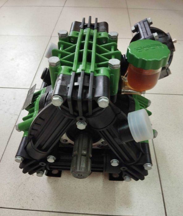 насос на опрыскиватель насос