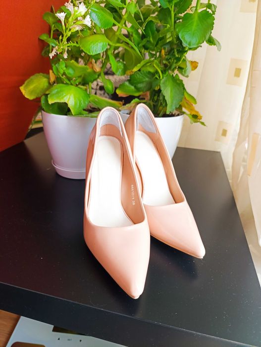 Обувки на ток, лак, 38 размер