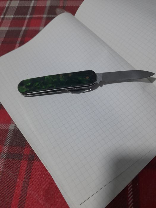 Briceage vechi de vanzare.