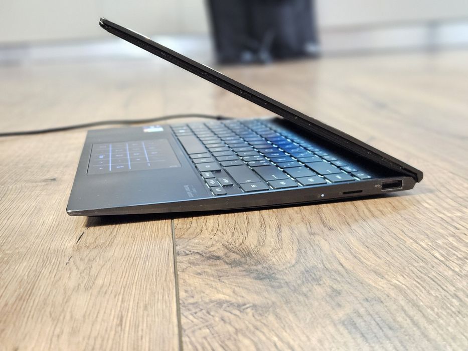 Laptop Asus Zenbook Intel i7 1165G7, 16GB DDR4, SSD PCIe 1TB, 14 inch