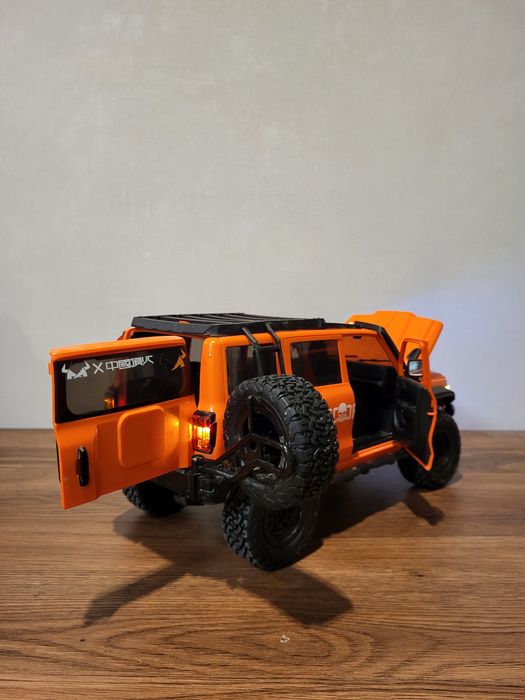 rc троффи tank 300 на радиоуправлении