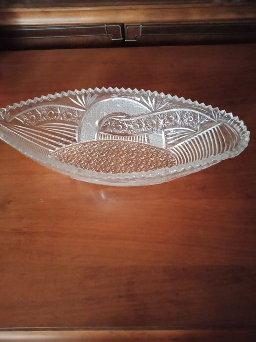 Продам вазы хрустальные большие