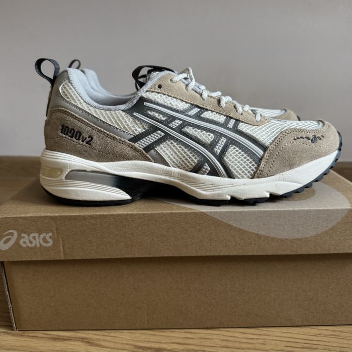 Нови ASICS GEL-1090v2 Cream/Clay Grey EUR 41.5 - Унисекс - оригинални