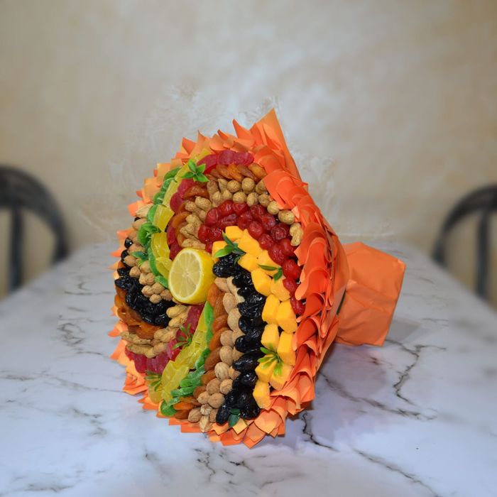 Съедобные букеты на 8 марта Алматы