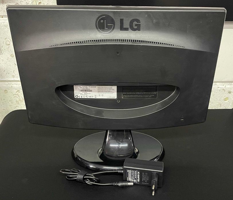 Офисные мониторы 19" LG Flatron HD VGA
