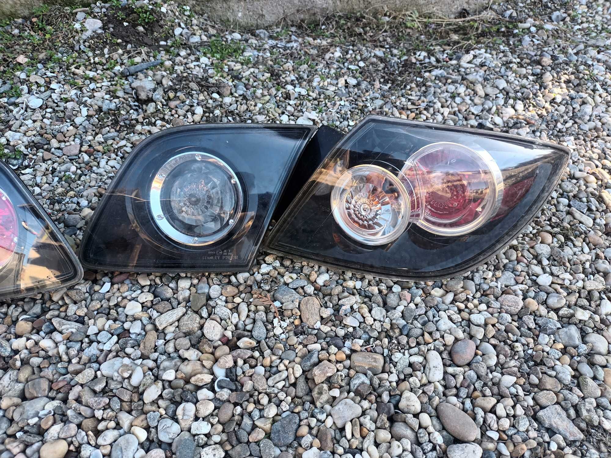 Ляв и десен външен и вътрешен стоп за мазда 3 MAZDA 3 гр. Белене • OLX.bg