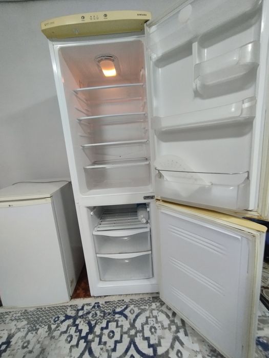 Продам холодильник